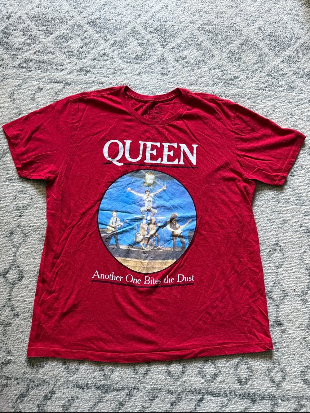 Queen 'Another One Bites the Dust' Red Graphic Short Sleeve Tee - Queen Band
